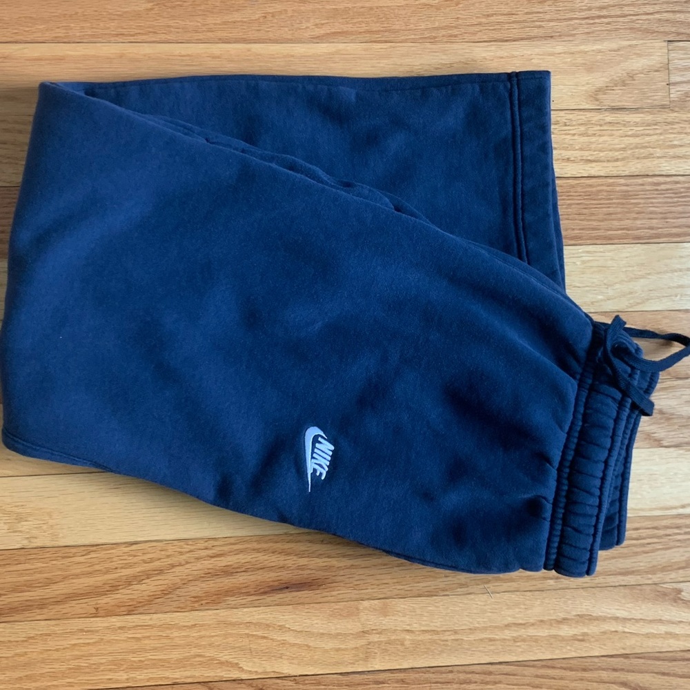 navy blue nike sweats